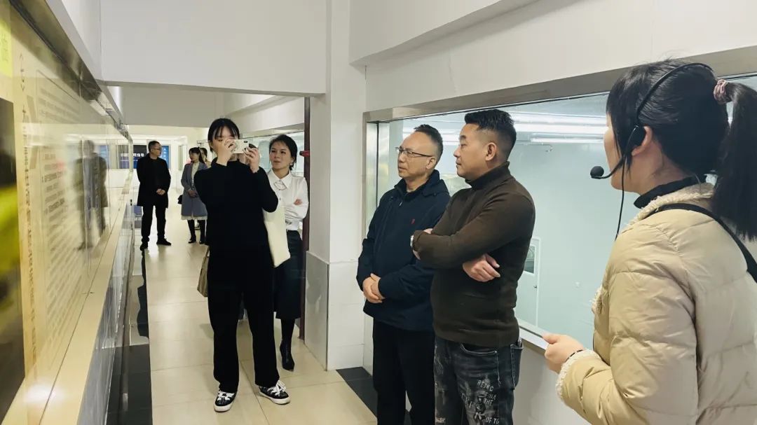 種下梧桐樹，引得鳳凰來