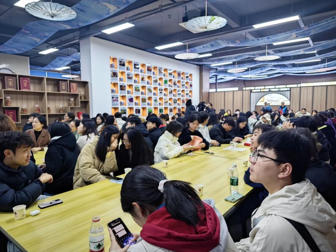 “邵陽學院第十九期青馬工程戶外素質(zhì)拓展課”活動在湖南天香生物大健康產(chǎn)業(yè)園圓滿舉行