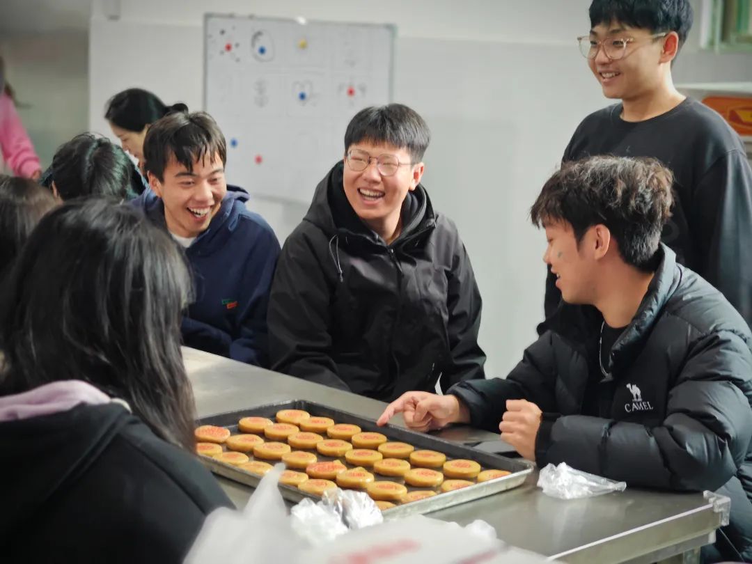“邵陽學院第十九期青馬工程戶外素質(zhì)拓展課”活動在湖南天香生物大健康產(chǎn)業(yè)園圓滿舉行